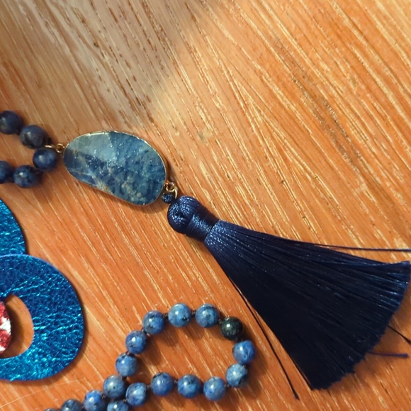 Brand New earrings and necklace - Picture 3 of 4